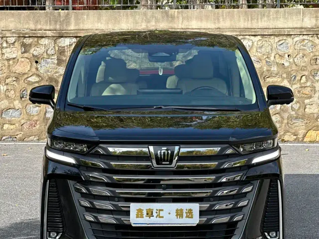 Toyota Vellfire — Фото автомобиля 2