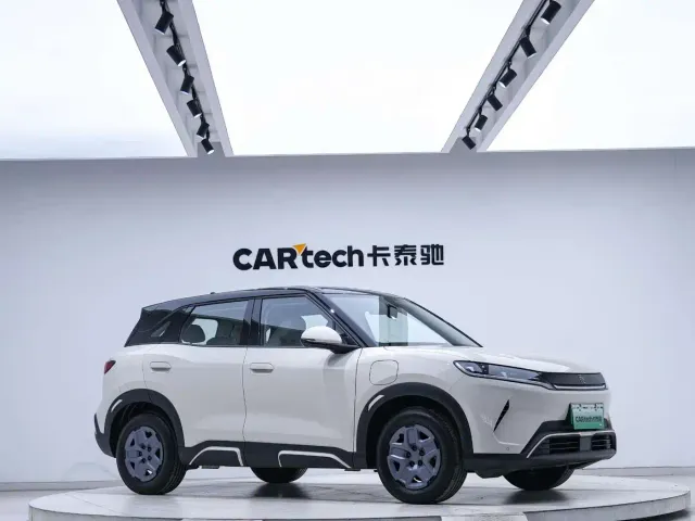 BYD Yuan UP — Фото автомобиля 8