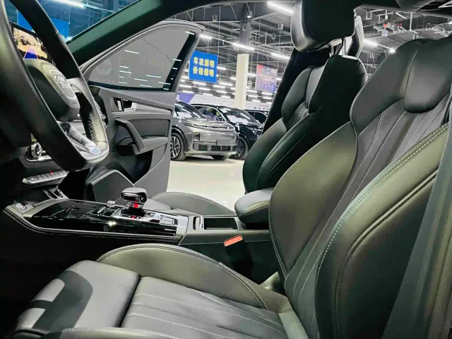 Audi Q5L — Фото автомобиля 7