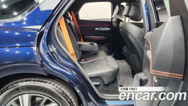 Genesis GV70 2.5T Бензин AWD — Фото автомобиля 12