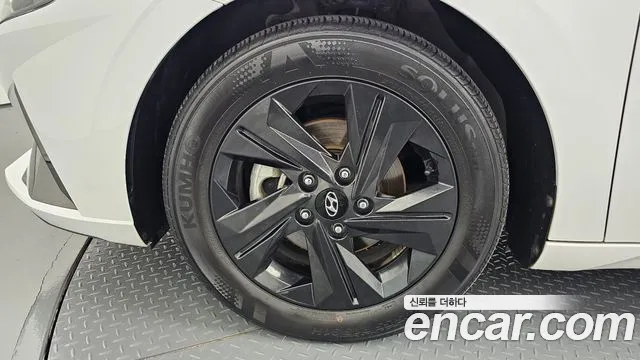 Hyundai AVANTE Avante (CN7) — Фото автомобиля 5