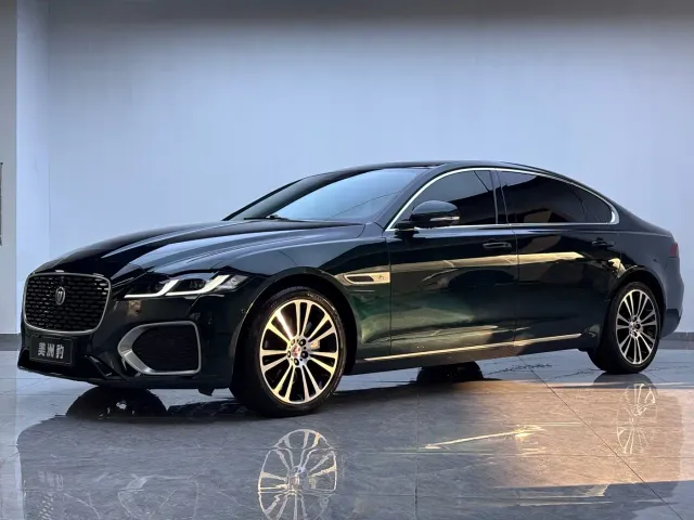 Фотография автомобиля — Jaguar XFL