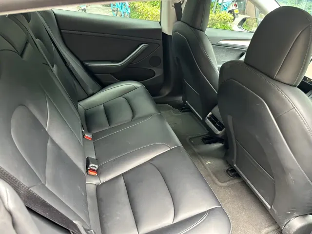 Tesla Model 3 — Фото автомобиля 7