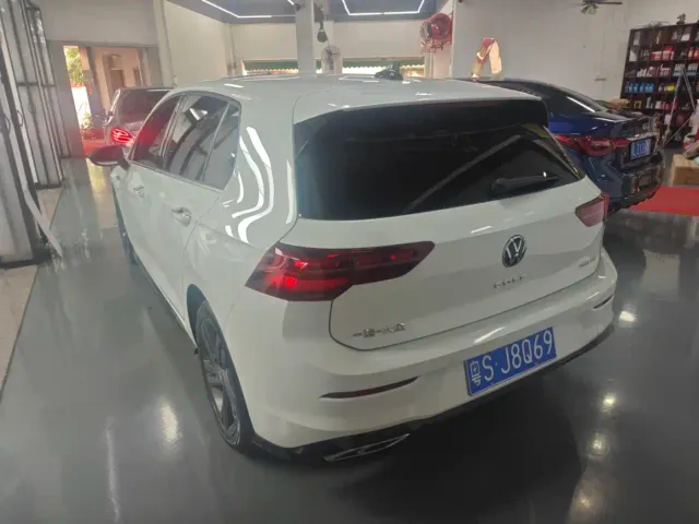 Volkswagen Golf — Фото автомобиля 5