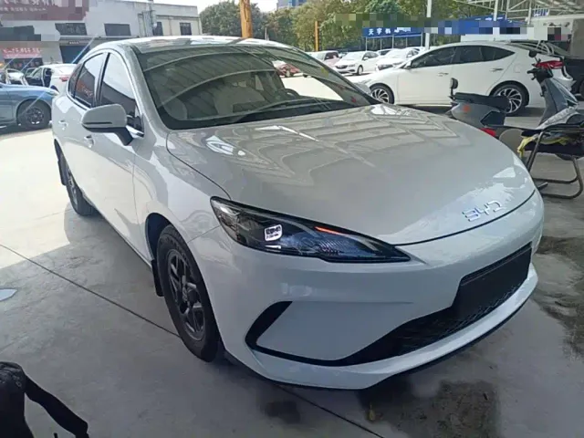BYD Seal 05 DM-i — Фото автомобиля 3