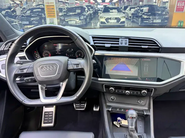Audi Q3 — Фото автомобиля 11