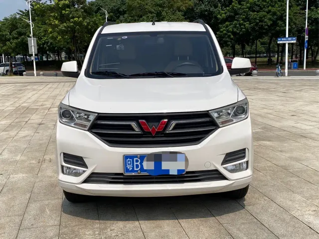 Wuling Hongguang — Фото автомобиля 2