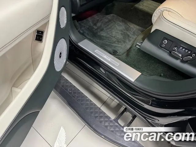 Bentley Bentayga Bentayga 4.0 V8 EWB First Edition — Фото автомобиля 11
