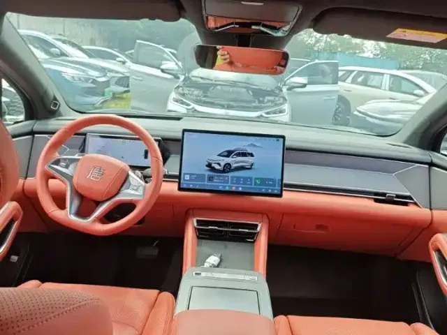 BYD Tang L — Фото автомобиля 3