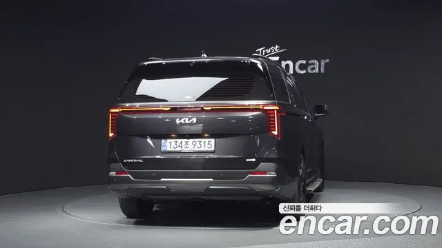 Kia Carnival Generation 4 — Фото автомобиля 4