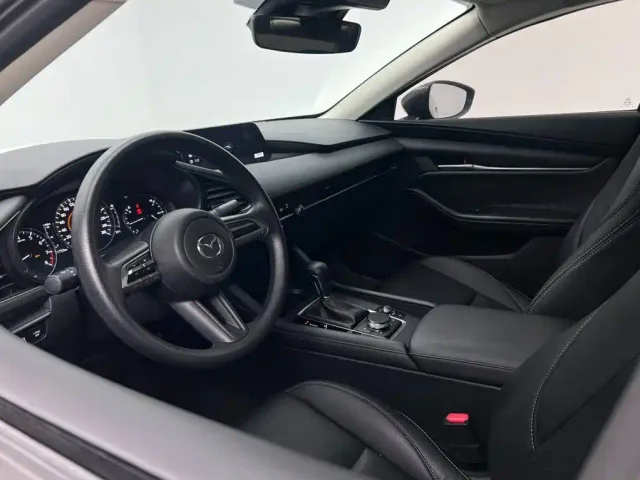 Mazda Axela — Фото автомобиля 11