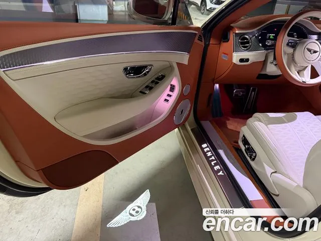 Bentley Continental — Фото автомобиля 11