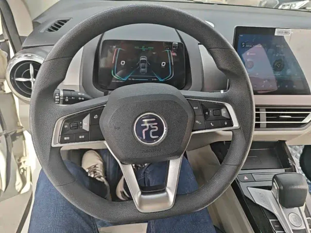 BYD Yuan Pro — Фото автомобиля 10