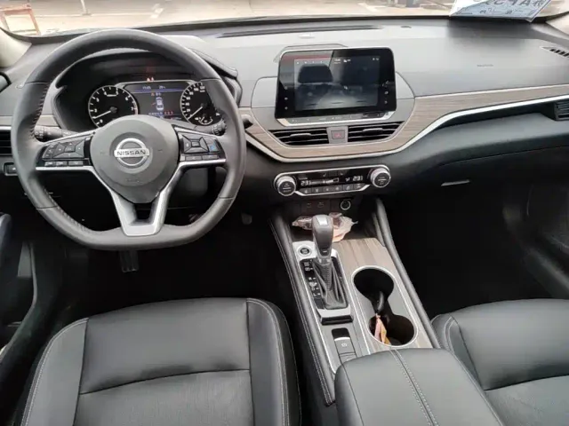Nissan Teana — Фото автомобиля 12