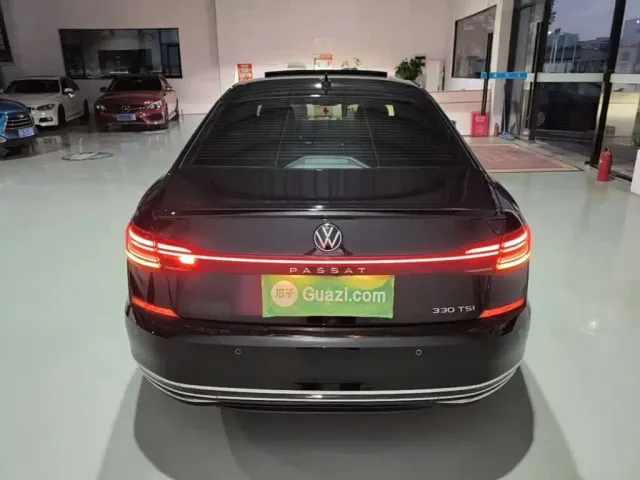 Volkswagen Passat — Фото автомобиля 5