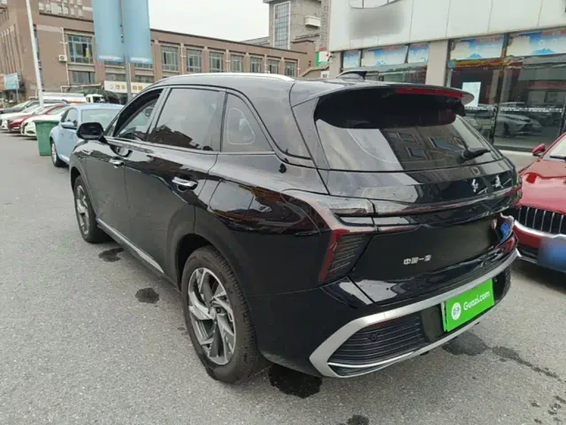 Hongqi HS3 PHEV — Фото автомобиля 4