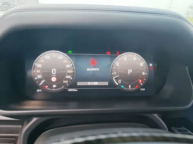 Land Rover Defender — Фото автомобиля 7