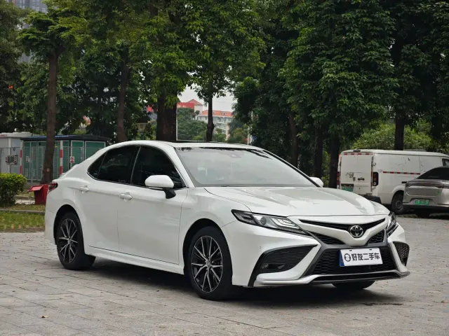 Toyota Camry — Фото автомобиля 3