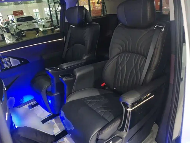 GAC Trumpchi M8 — Фото автомобиля 16