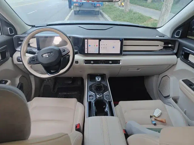 Geely ICON — Фото автомобиля 5