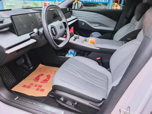 Geely Galaxy E8 — Фото автомобиля 2