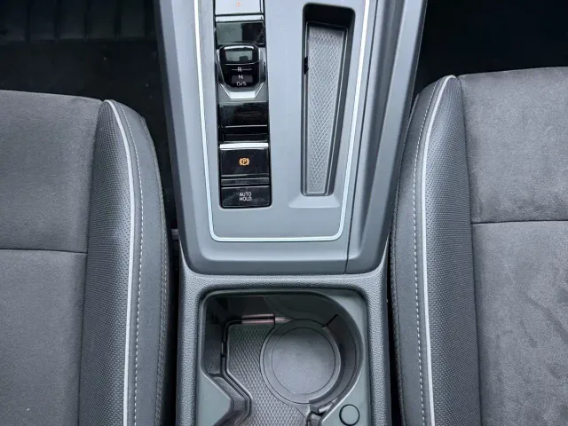 Volkswagen Golf — Фото автомобиля 18