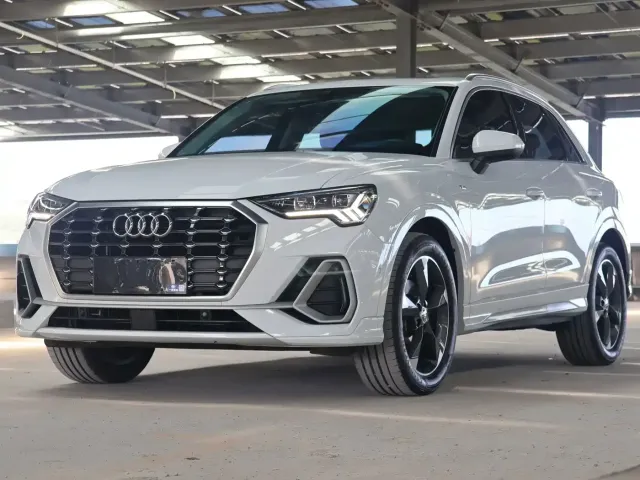 Фотография автомобиля — Audi Q3