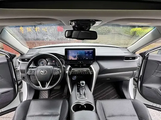 Toyota Harrier — Фото автомобиля 7
