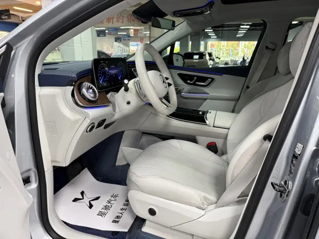 Mercedes-Benz EQE SUV — Фото автомобиля 6