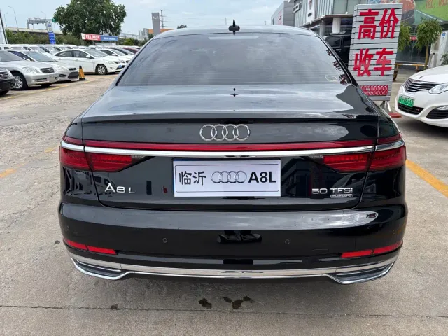 Audi A8 — Фото автомобиля 4