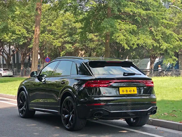 Audi RS Q8 — Фото автомобиля 4