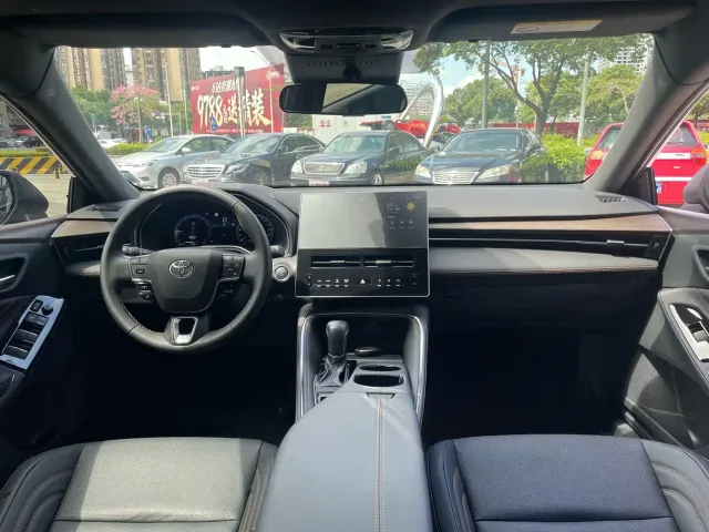 Toyota Avalon — Фото автомобиля 21