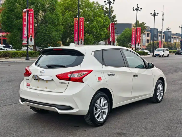 Nissan Tiida — Фото автомобиля 9