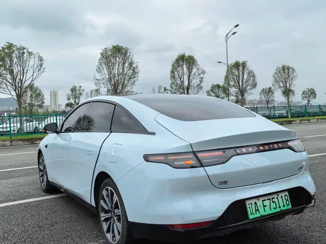 Leapmotor C01 — Фото автомобиля 9
