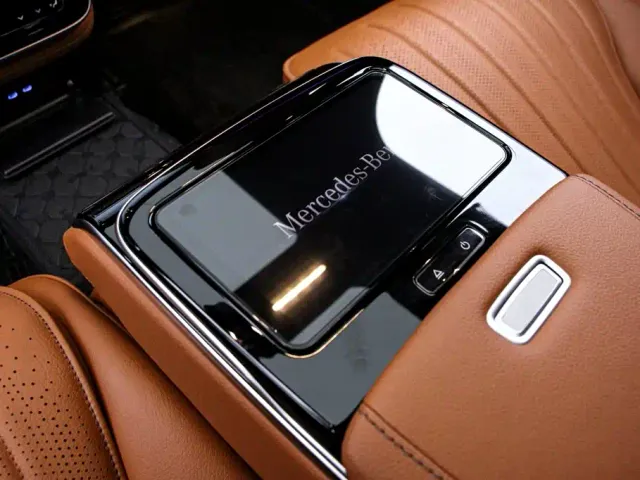 Mercedes-Benz S-Class — Фото автомобиля 19