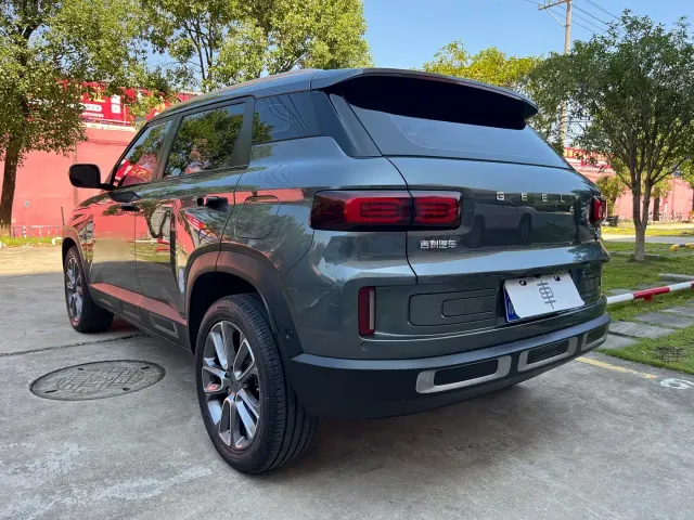 Geely ICON — Фото автомобиля 7