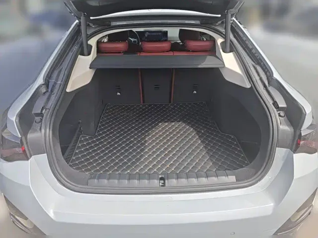 BMW i4 — Фото автомобиля 23
