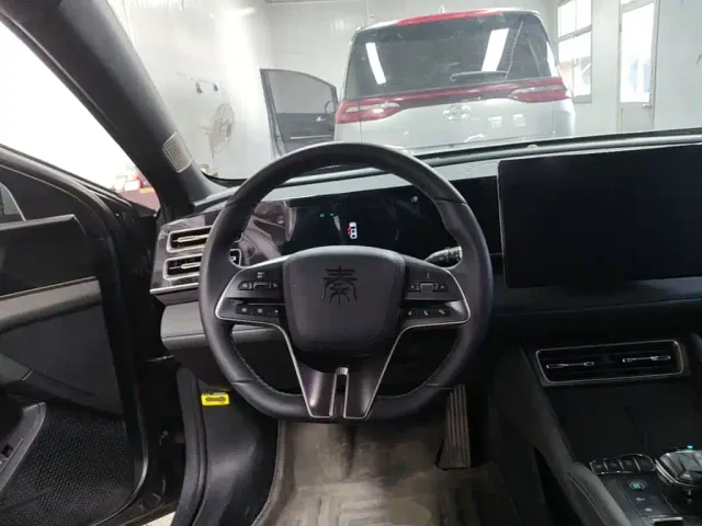 BYD Qin L — Фото автомобиля 10