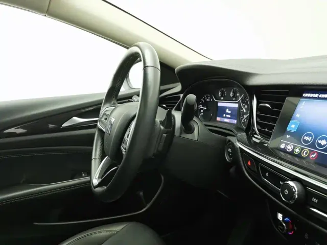 Buick Regal — Фото автомобиля 22