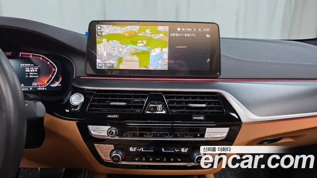 BMW 5 Series G30 — Фото автомобиля 13