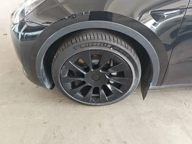 Tesla Model Y — Фото автомобиля 22