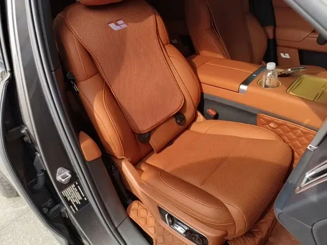 Li Auto L7 — Фото автомобиля 24