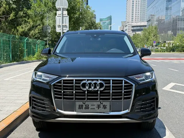 Audi Q7 — Фото автомобиля 2