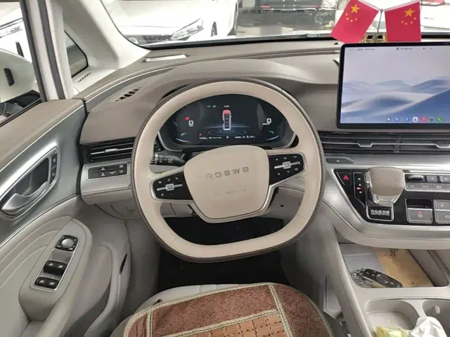 Roewe iMAX8 — Фото автомобиля 10