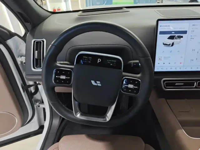 Li Auto L7 — Фото автомобиля 10