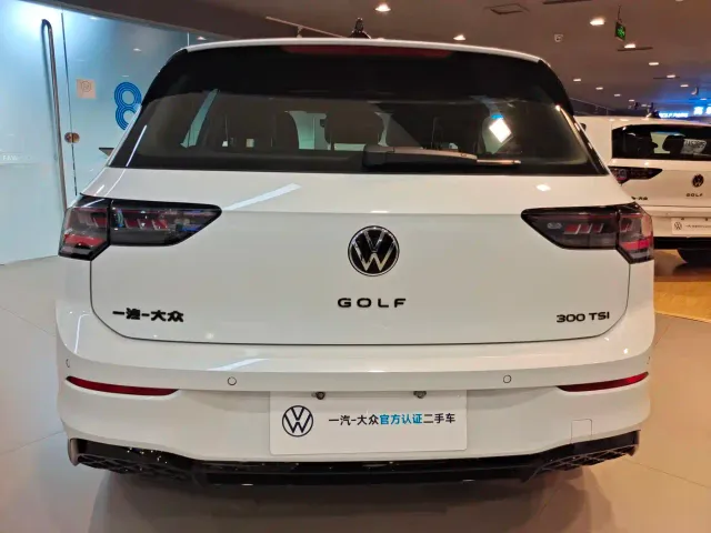 Volkswagen Golf — Фото автомобиля 4