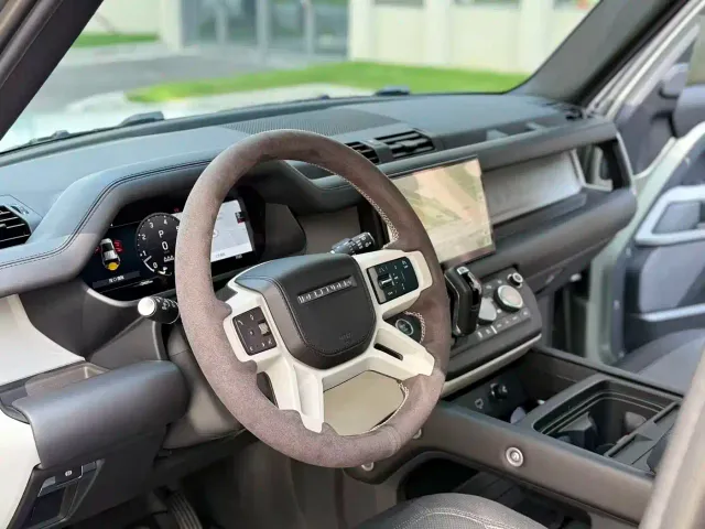Land Rover Defender — Фото автомобиля 11