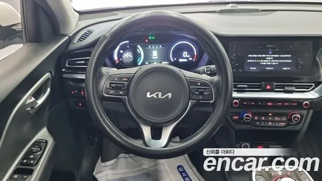 Kia Niro — Фото автомобиля 6