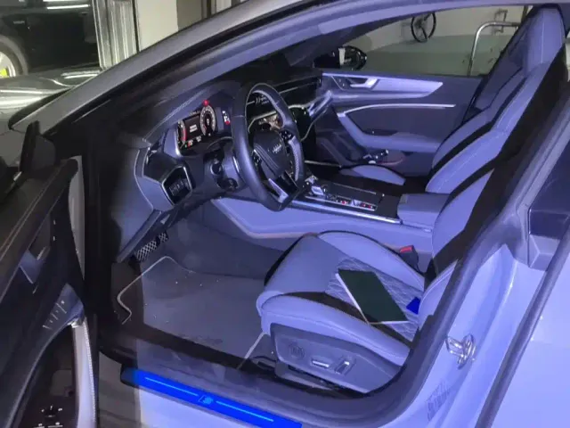Audi A7L — Фото автомобиля 17
