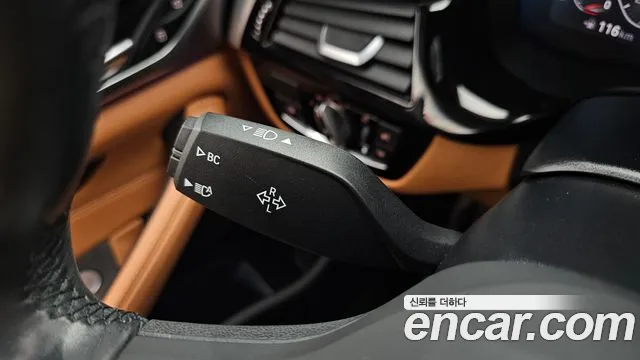 BMW 5 Series G30 — Фото автомобиля 30